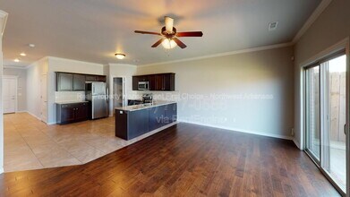 2702 W Kilimanjaro Way in Rogers, AR - Building Photo - Building Photo
