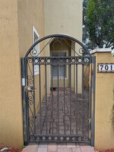 2851 Prospect Rd in Tamarac, FL - Foto de edificio - Building Photo