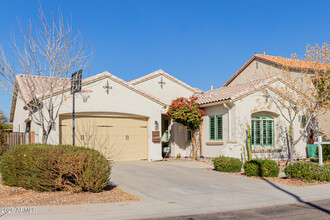 2004 E Brigadier Dr in Gilbert, AZ - Foto de edificio - Building Photo