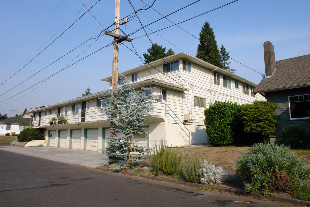 3922-3940 SE 37th Ave in Portland, OR - Building Photo