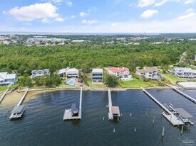1319 Soundview Trail in Gulf Breeze, FL - Building Photo