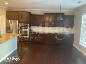 956 Woodbury Rd in Canton, GA - Foto de edificio - Building Photo