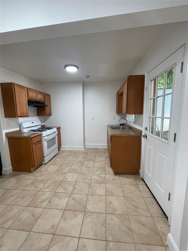 2689 W Main St in Wappingers Falls, NY - Building Photo - Building Photo