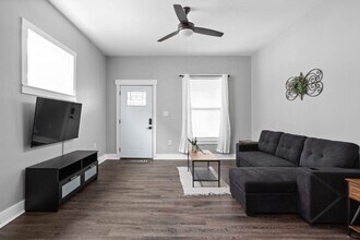 42 S Holmes Ave in Indianapolis, IN - Building Photo - Building Photo