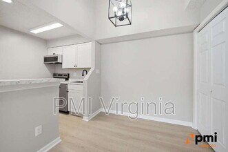 340 Wells Ct in Hampton, VA - Building Photo - Building Photo