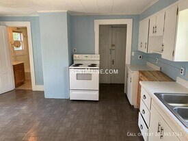 29 Holyoke St in Brewer, ME - Building Photo