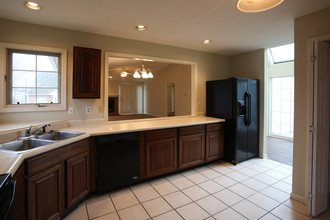 Bethel Duplexes in Columbia, MO - Building Photo - Interior Photo