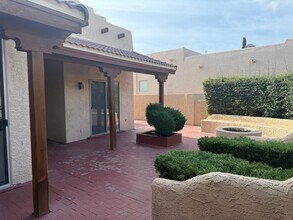 2828 Monument Dr NW in Albuquerque, NM - Building Photo - Building Photo