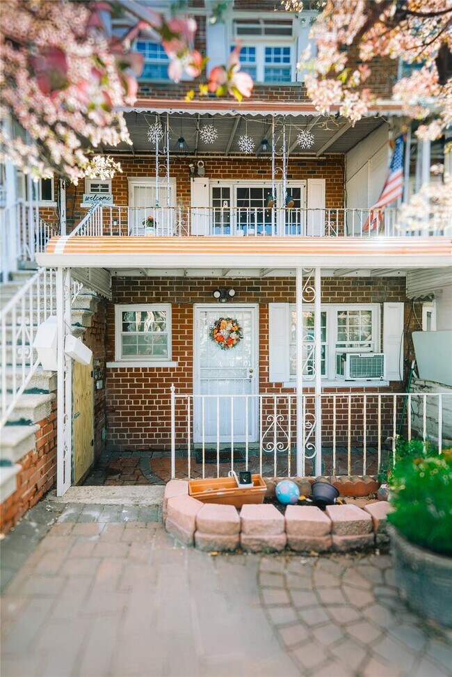 266 Throgs Neck Blvd in Bronx, NY - Building Photo - Building Photo