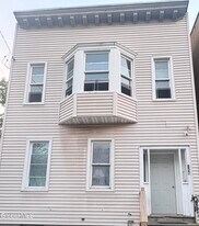 356 2nd St in Albany, NY - Building Photo