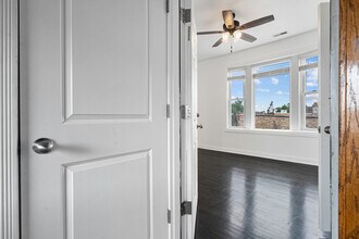 1532 N Harding Ave in Chicago, IL - Building Photo - Building Photo