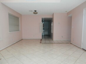 502 Searchlight Dr in Las Vegas, NV - Building Photo - Building Photo