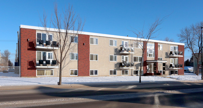 4608 118th Ave NW in Edmonton, AB - Building Photo - Primary Photo