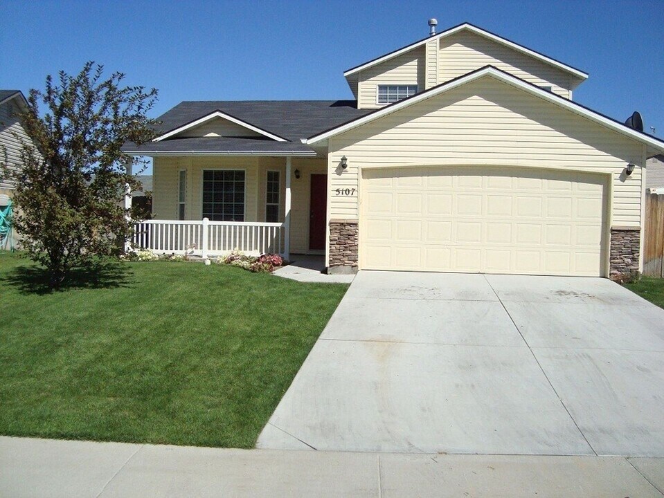 5107 Weston Ave in Caldwell, ID - Building Photo