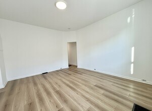 358 E Hector St in Conshohocken, PA - Building Photo - Building Photo