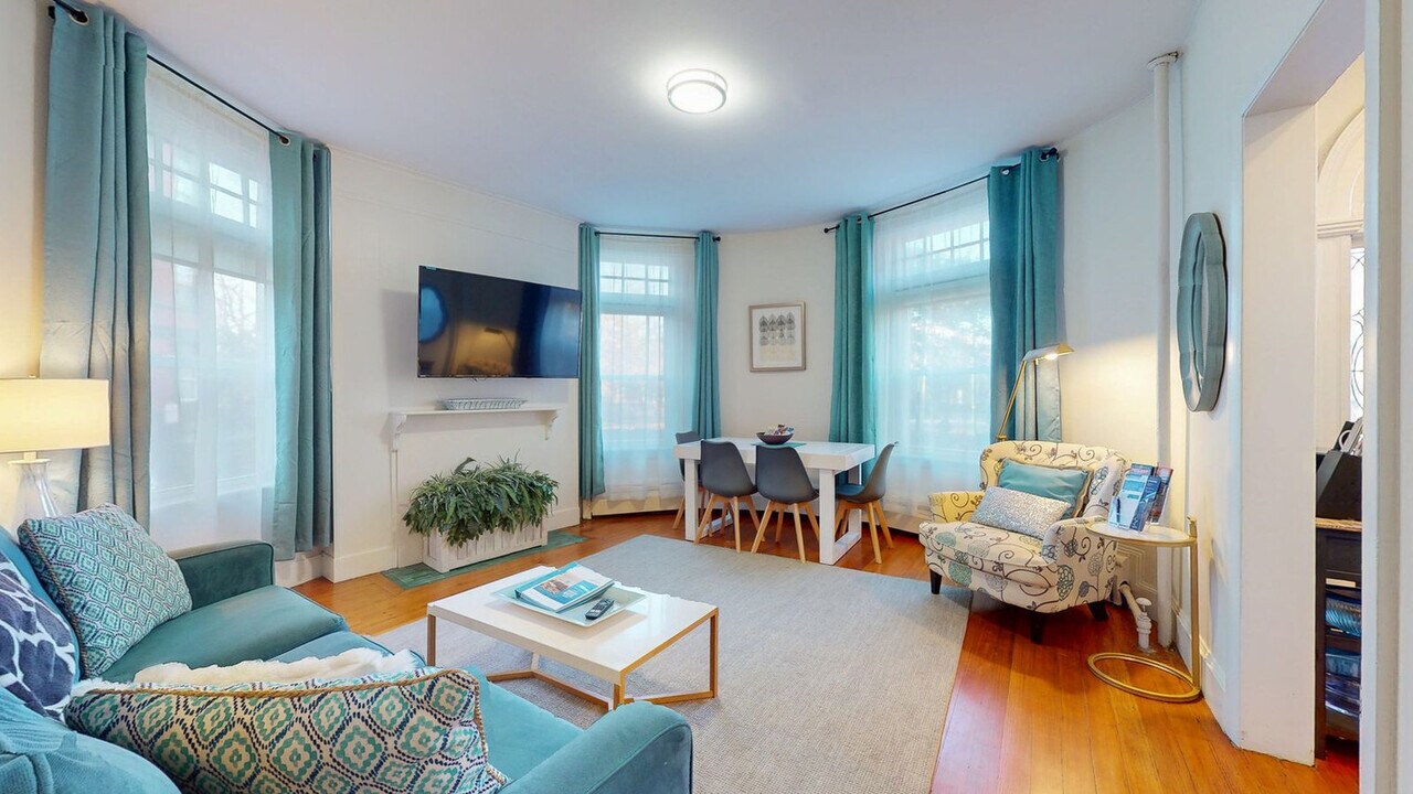 1871 Beacon St in Brookline, MA - Building Photo