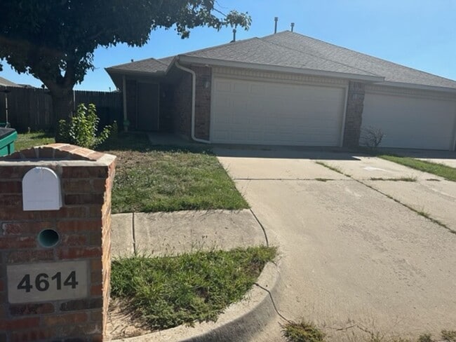 property at 4614 SE 77th St