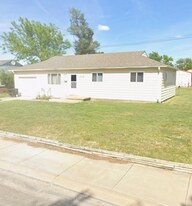 1216 Eisenhower Ave in Great Bend, KS - Building Photo