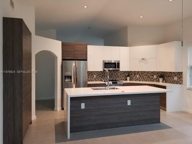 10889 NW 58th Terrace