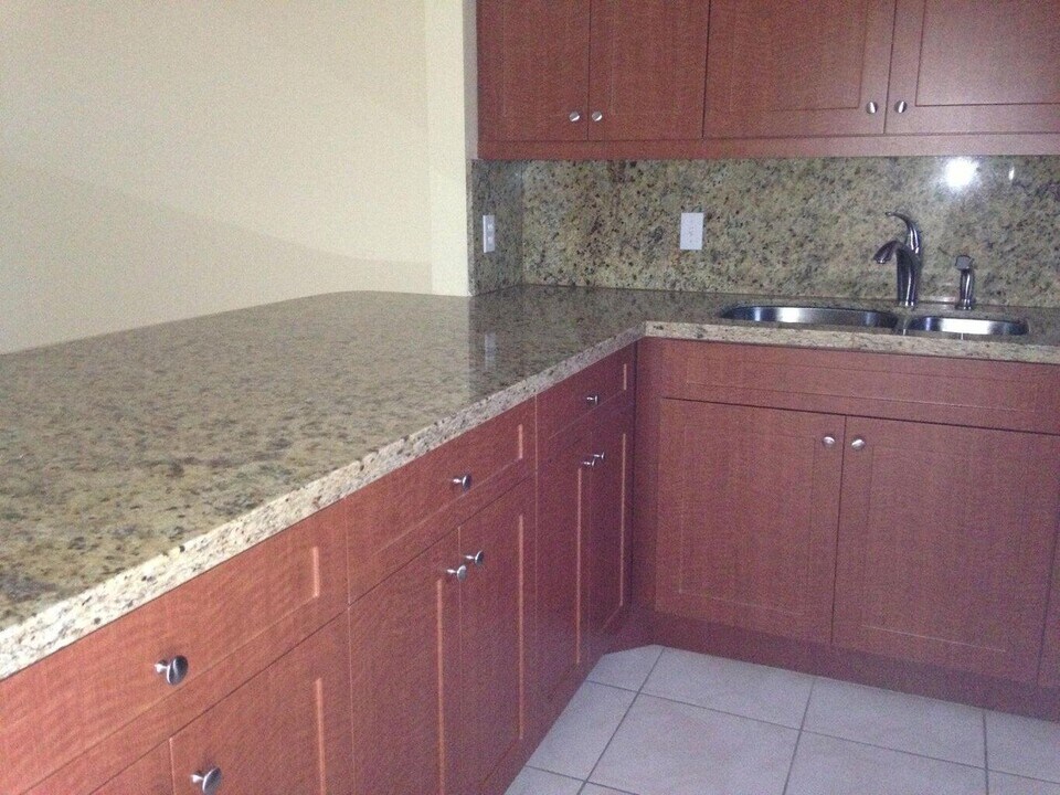 5500 NW 2nd Ave in Boca Raton, FL - Building Photo