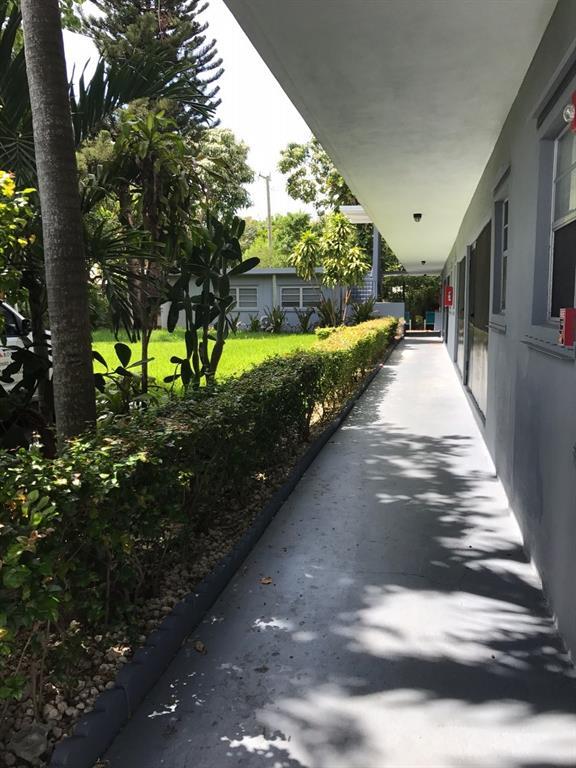 3300 NE 10th Ter in Pompano Beach, FL - Building Photo - Building Photo