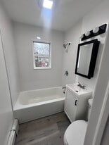 30 Brushwood Dr in Shirley, NY - Building Photo