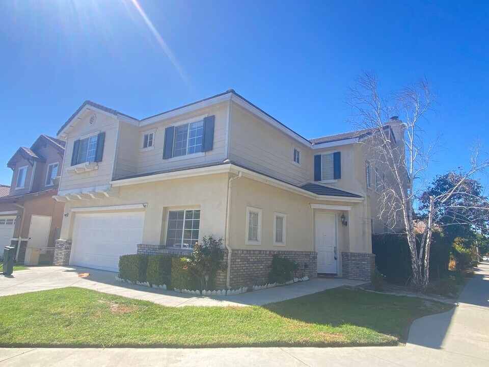 2559 Parade Ave in Simi Valley, CA - Building Photo