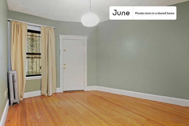 Private bedroom in 4 bed/1 bath Home in Boston, MA - Building Photo - Building Photo