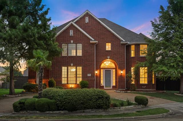 1404 Parkwood Dr in Carrollton, TX - Building Photo