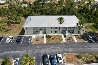 8100 Memory Ln in Rotonda West, FL - Building Photo - Building Photo