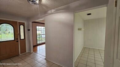 1608 Watrous Dr in Titusville, FL - Foto de edificio - Building Photo