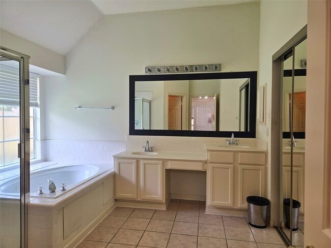 property at 4515 Oak Valley Dr