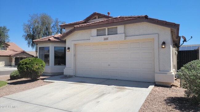 5325 N 124th Ave in Litchfield Park, AZ - Building Photo - Building Photo