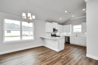 10135 Cabo del Sol Dr in Cleveland, TX - Building Photo - Building Photo