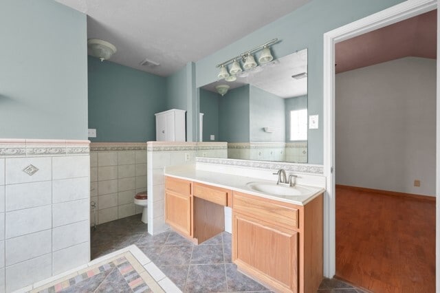 property at 6715 Dillon Dr