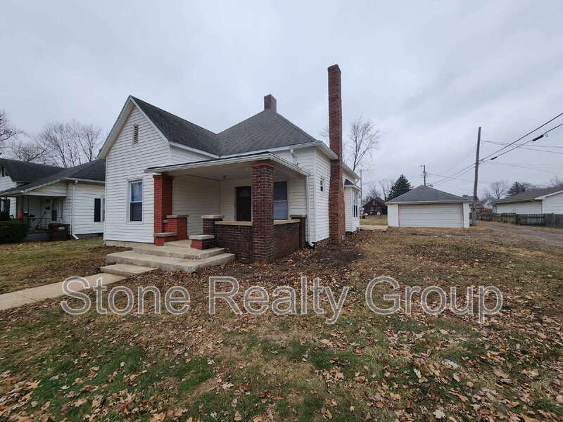 731 Walnut St in Clinton, IN - Building Photo