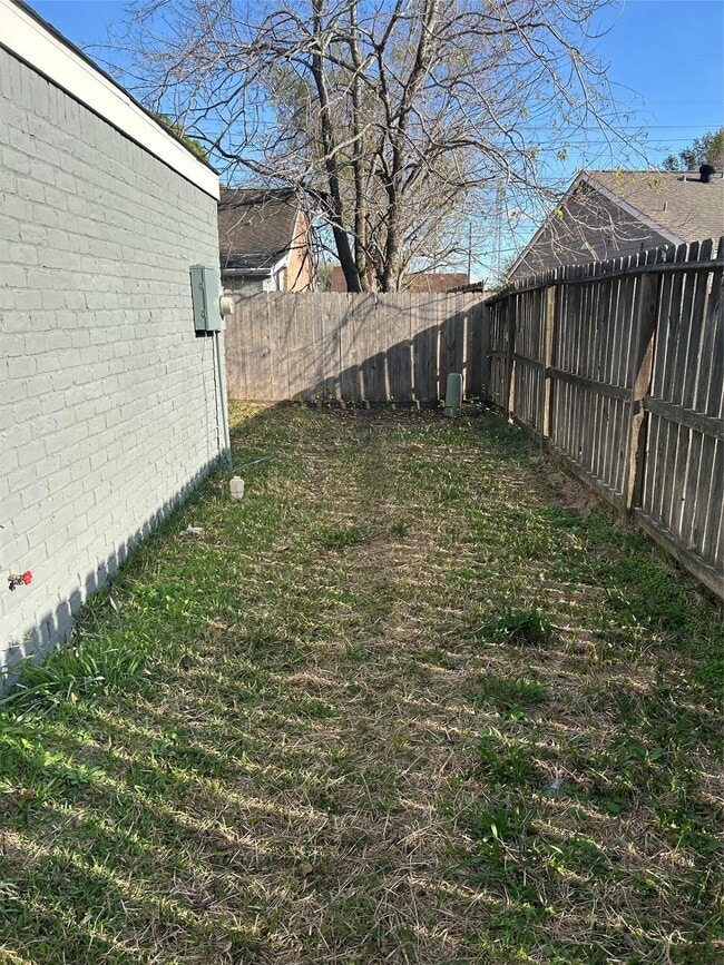 property at 11719 Pender Ln