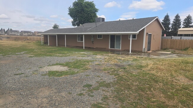property at 1004 E K Ave