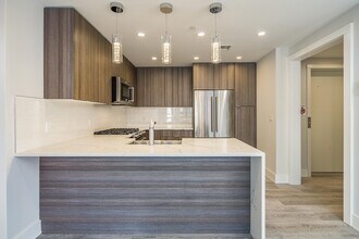 527 Monroe St in Hoboken, NJ - Building Photo - Building Photo