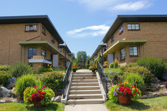 Townhomes at Two Creeks in Lakewood, CO - Building Photo - Building Photo