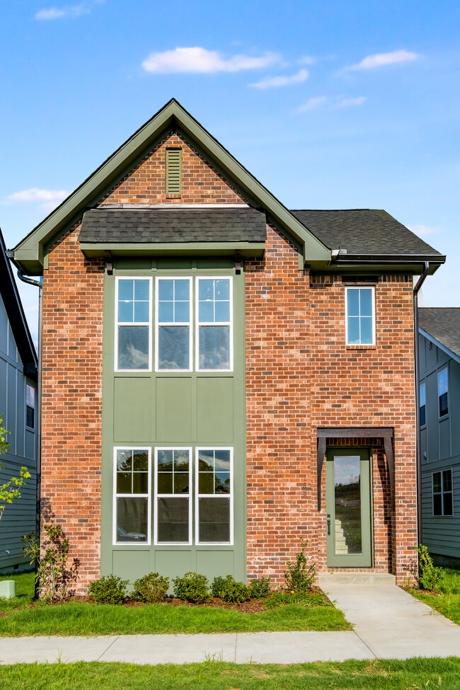 153 Oasis Dr in La Vergne, TN - Building Photo - Building Photo