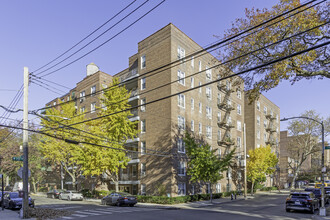 Fairfield Tenant Corp. in Bronx, NY - Foto de edificio - Primary Photo