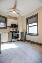 2844 W Fletcher St in Chicago, IL - Building Photo - Building Photo