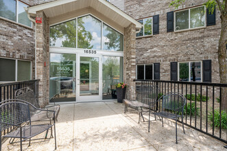 Creekside Commons Apartments in Prior Lake, MN - Foto de edificio - Building Photo