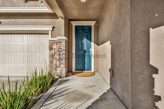 3211 Lennon Way in Stockton, CA - Foto de edificio - Building Photo