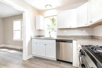 856 Broad St in Washington, PA - Building Photo - Building Photo