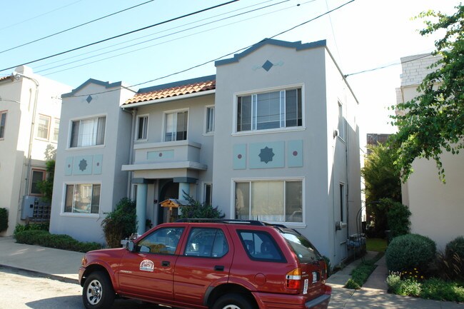 4120 Emerald St in Oakland, CA - Building Photo - Building Photo