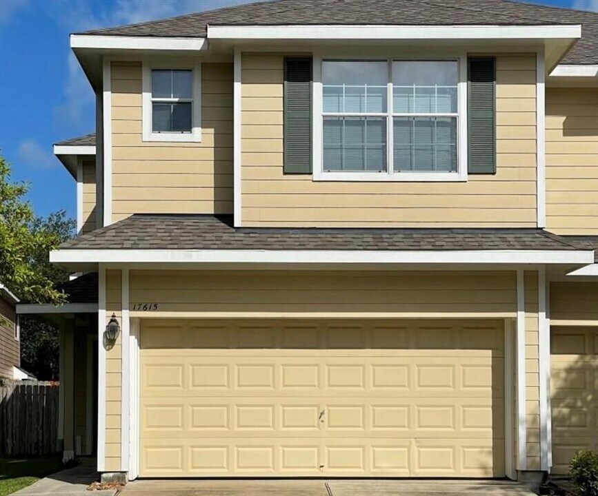 17615 Bering Bridge Ln in Humble, TX - Building Photo