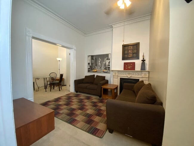 915 S Loomis St, Unit 2 in Chicago, IL - Building Photo - Building Photo