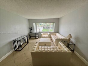 251 SE 6th Ave in Pompano Beach, FL - Foto de edificio - Building Photo